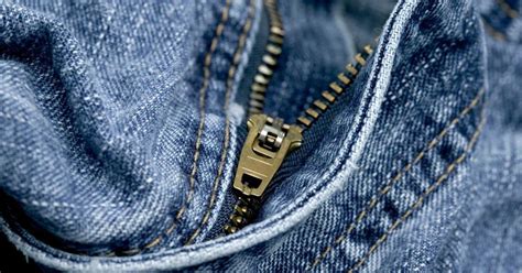 why do zippers say ykk.